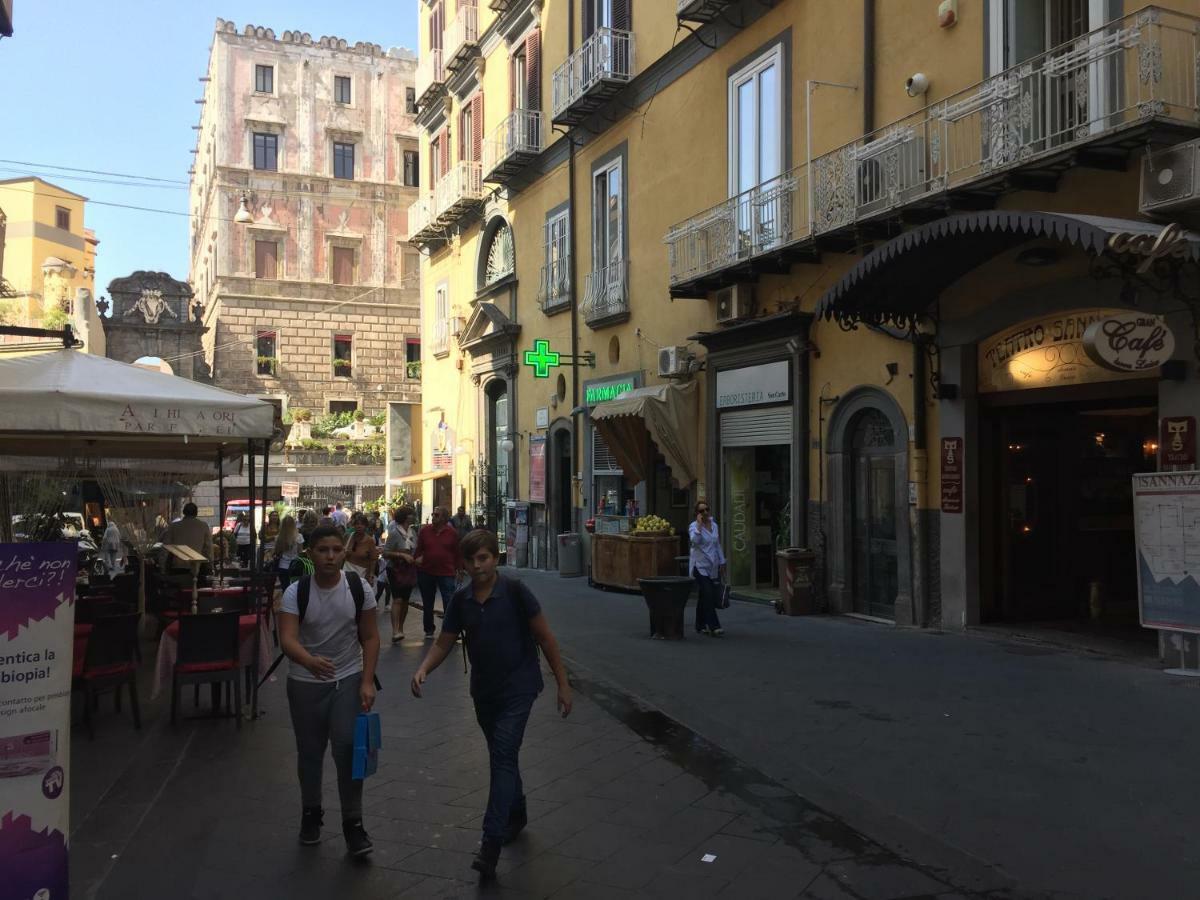 Appartamentino 116 Via Chiaia Napoli Eksteriør bilde